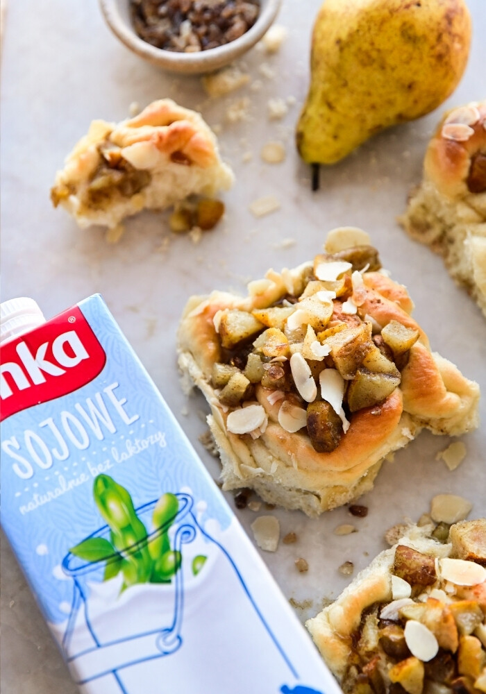 Bułeczki z kardamonowymi gruszkami 